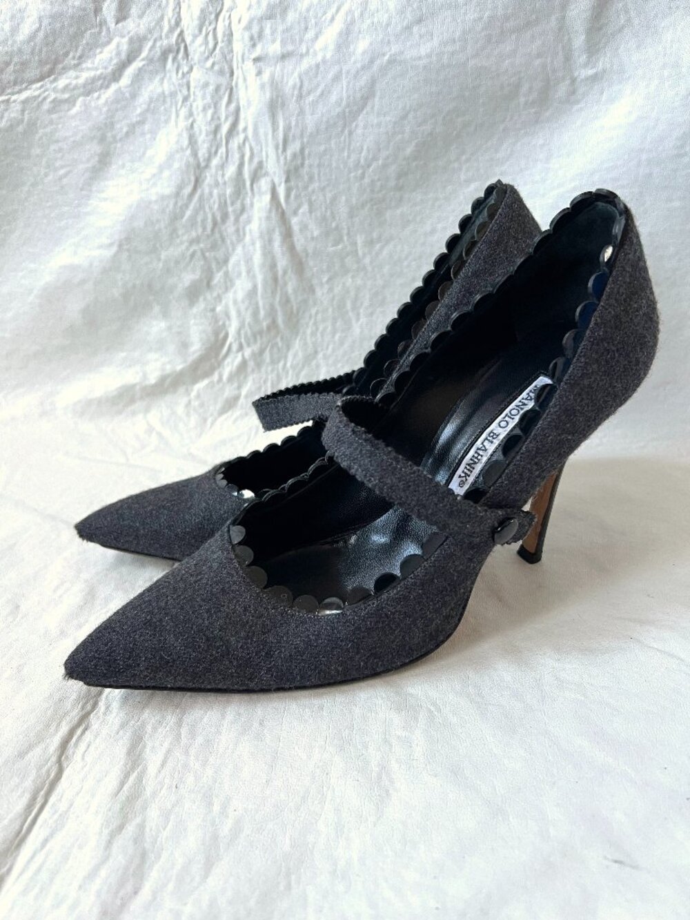 Manolo Blahnik high heels 38.5 mary jane pointed toe stilettos gray wool leather